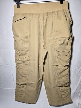 Halara Khaki Pull-On Crops Brand New W Tags NWT Medium Regular 19" Inseam B4